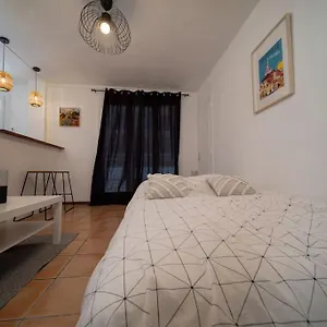 Climatise Tout Equipe 4 Couchages A 6 Minutes De La Gare St Charles Appartement